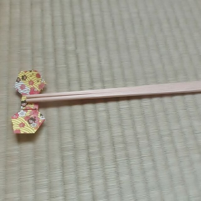 Origami Ribbon Chopstick Rest